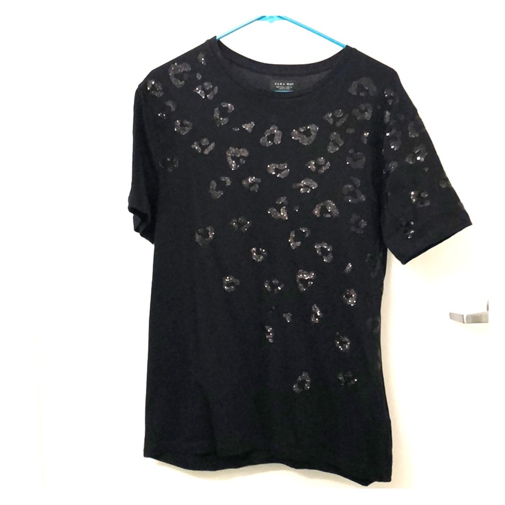 Zara men’s black tee with leopard detail